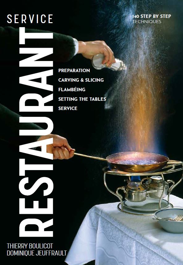 سرویس رستوران: آماده‌سازی، قطعه‌قطعه کردن، برش دادن، فلامبه کردن و چیدمان میزها